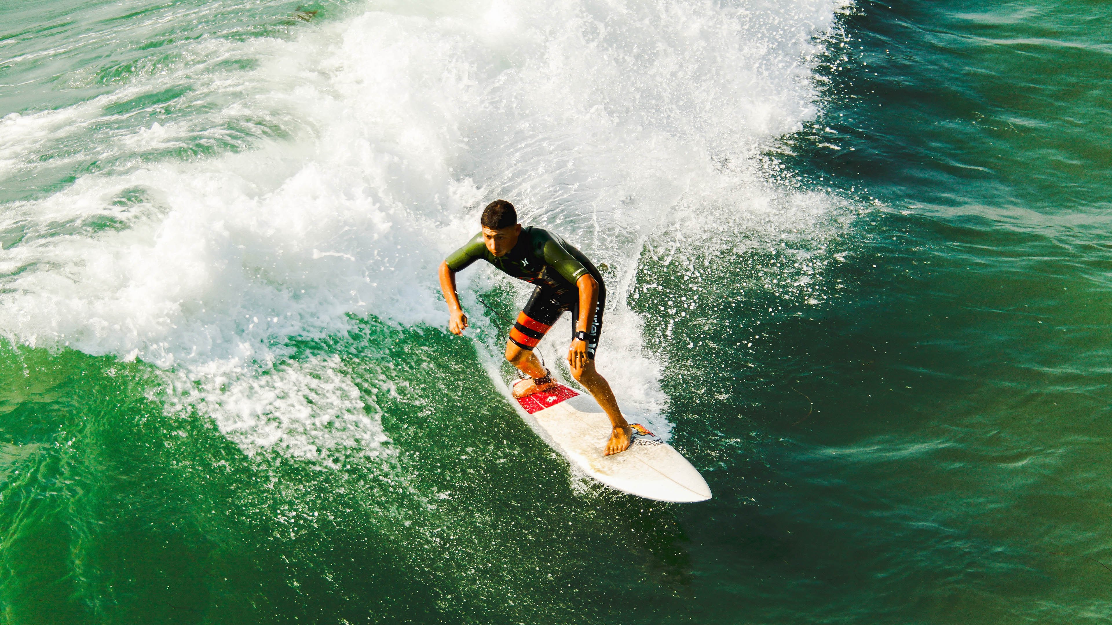 当布伦森接管比赛，篮球回归最原始的暴力美学