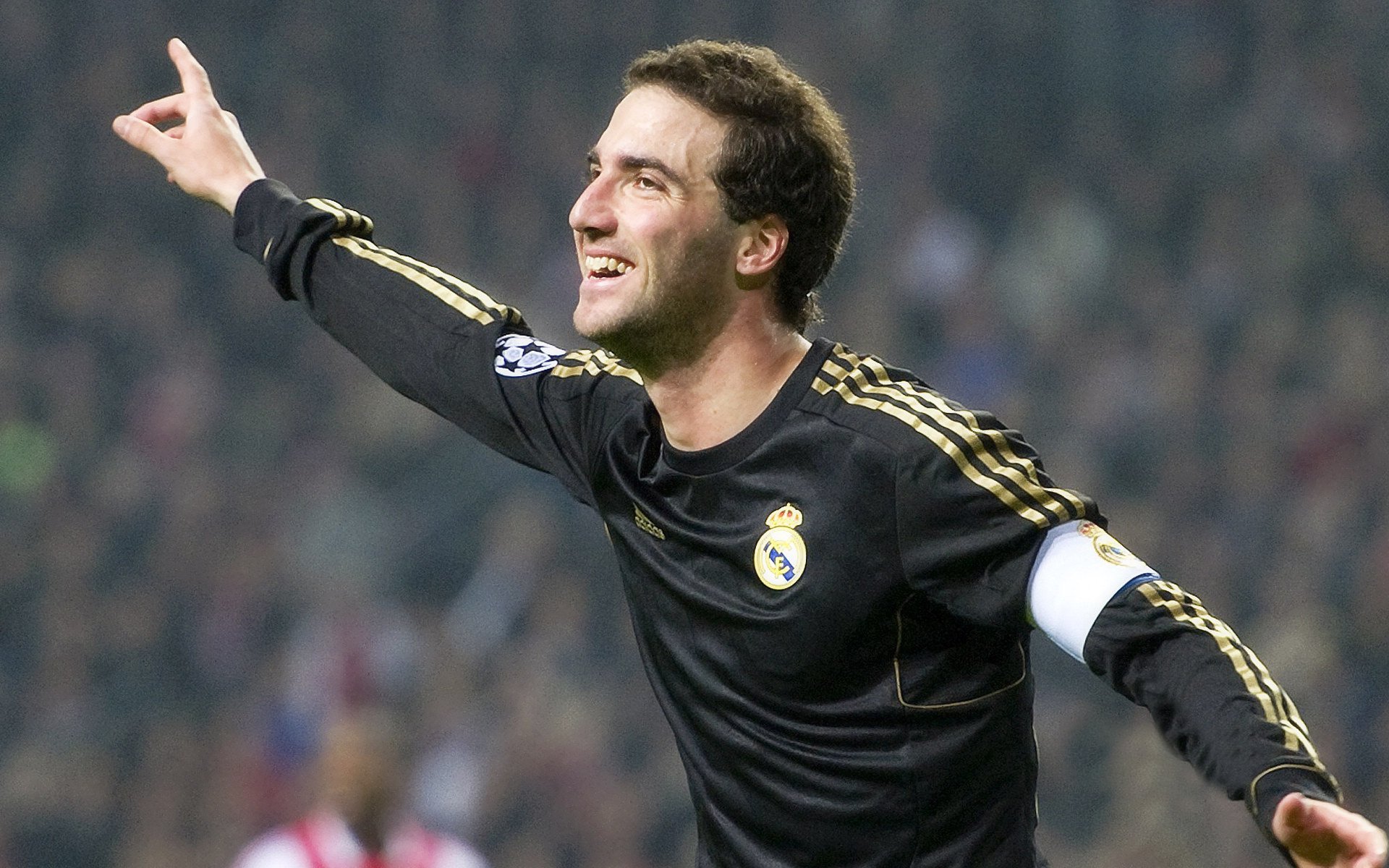 罗德里化身曼城利刃,撕裂曼联的无人可挡之谜