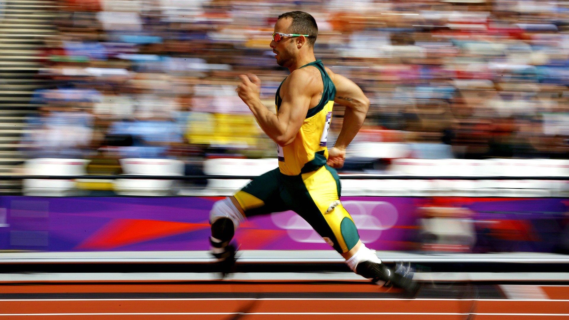 雷霆收割湖人,利拉德在F1街道赛接管比赛,当赛道与球场共享同一种心跳