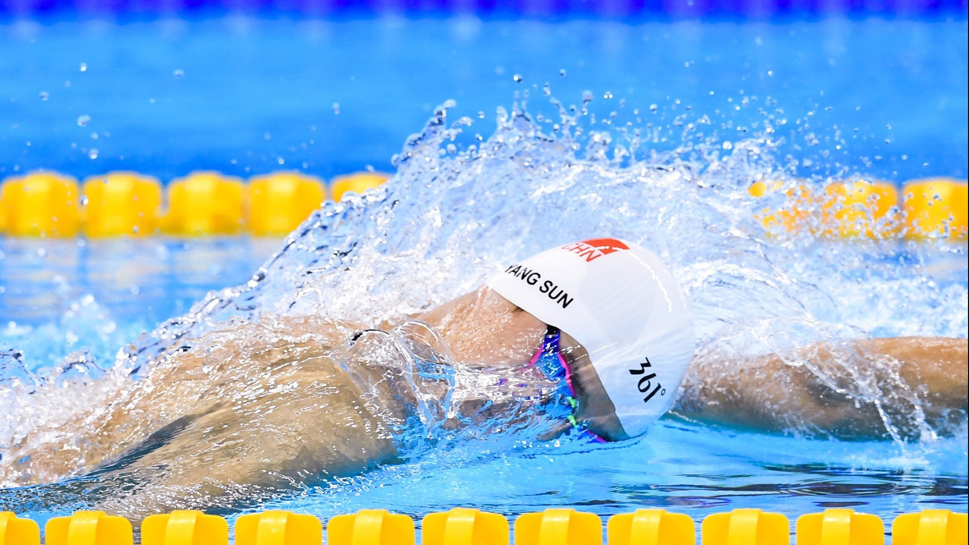 斯通斯稳定输出不掉线，那不勒斯击溃苏格兰，当磐石遇上火山